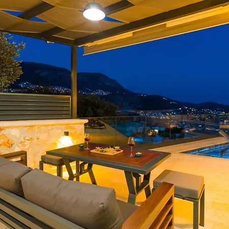 Moonset Kalkan וילה קס