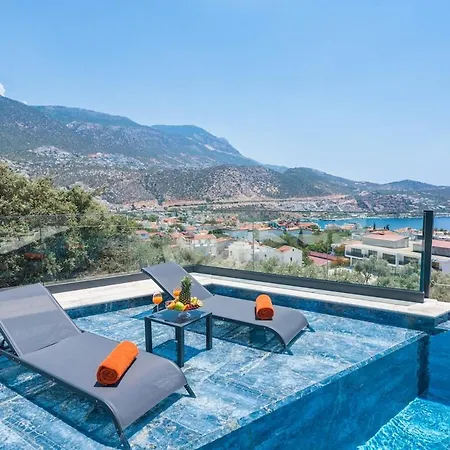 Moonset Kalkan