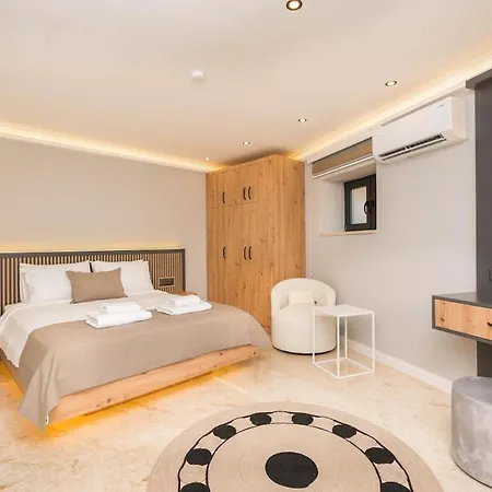 Moonset Kalkan וילה